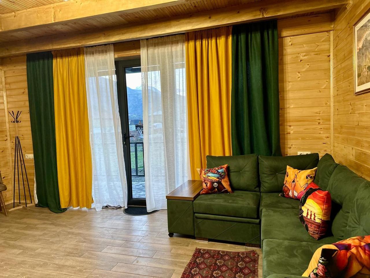Royal Cottages Kazbegi Eksteriør bilde